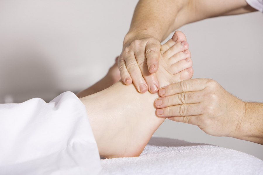 Quels sont les bienfaits apportés par la massage et la réflexologie plantaire ?